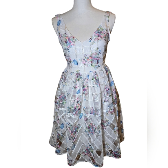 Maeve Floral Sleeveless Dress - Picture 2 of 8